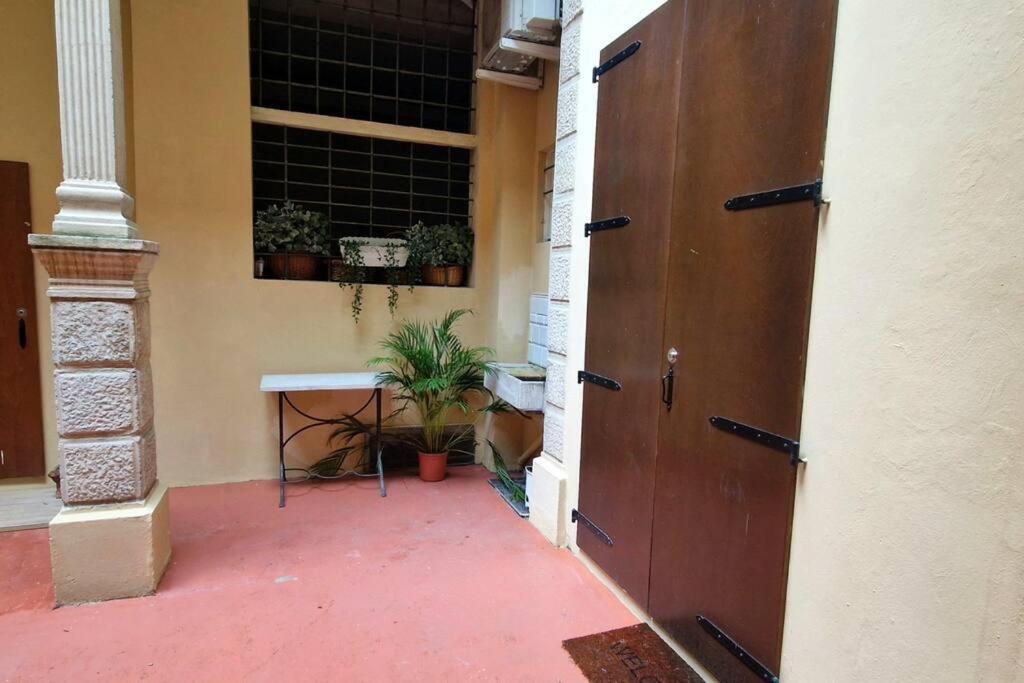 Central And Cozy Loft With Courtyard Bologna Luaran gambar