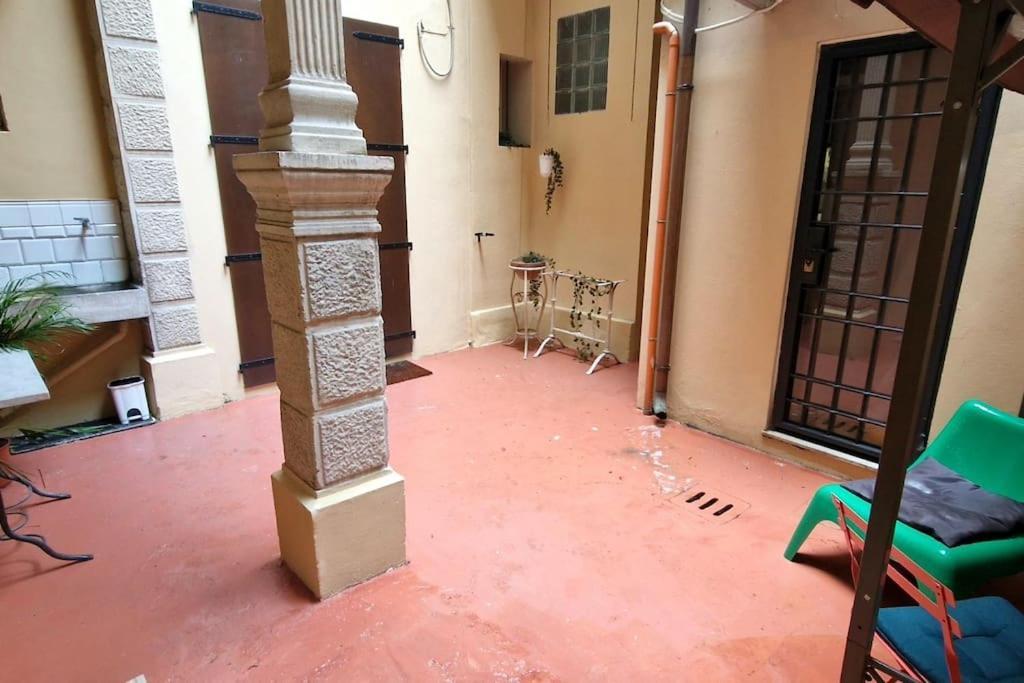 Central And Cozy Loft With Courtyard Bologna Luaran gambar